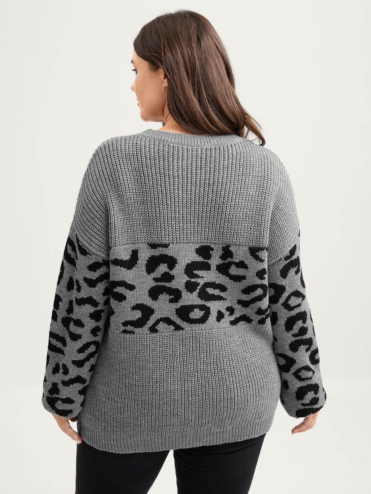 Leopard Print Round Neck Textured Pullover