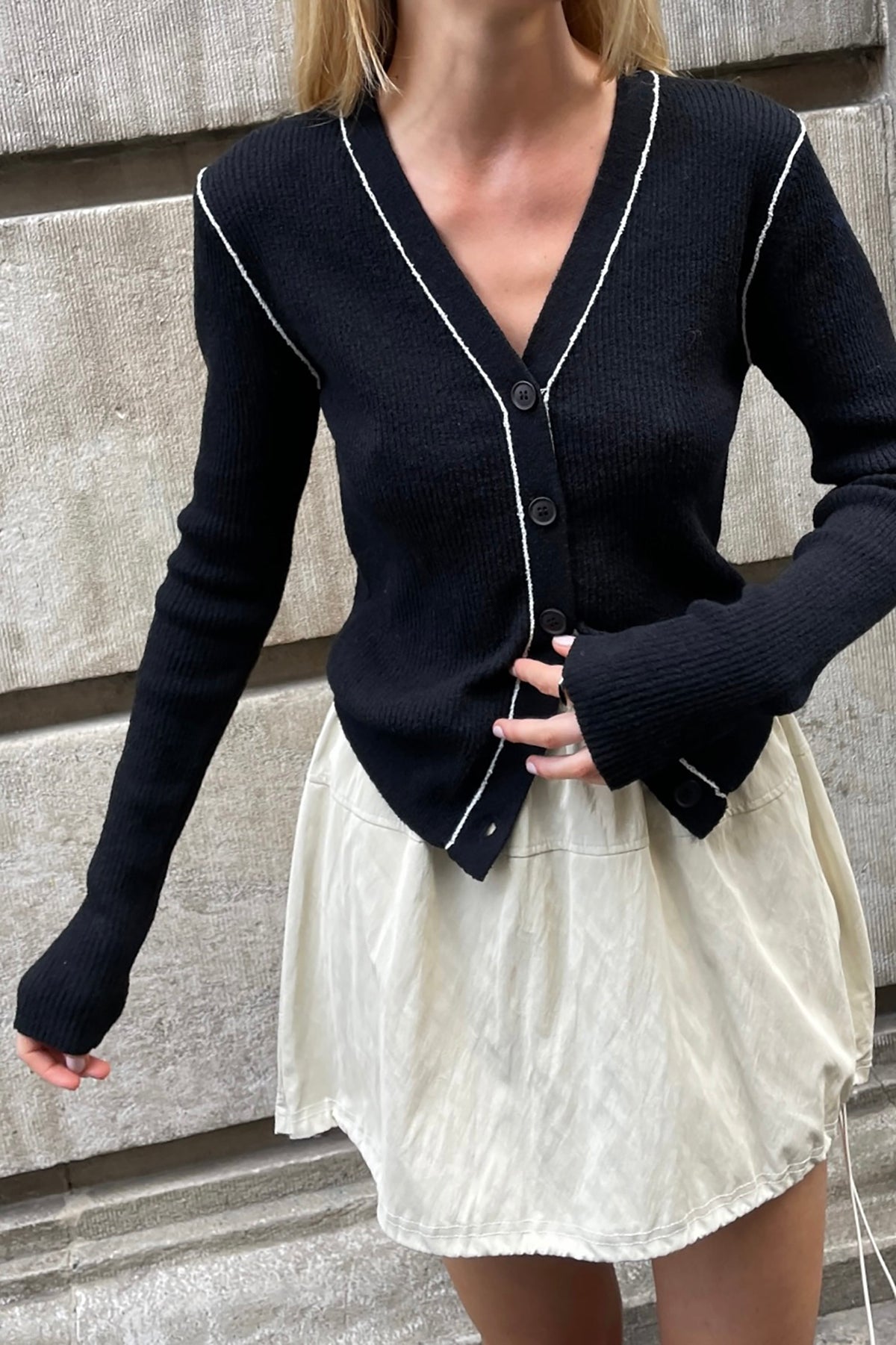 CONTRAST TRIM CARDIGAN