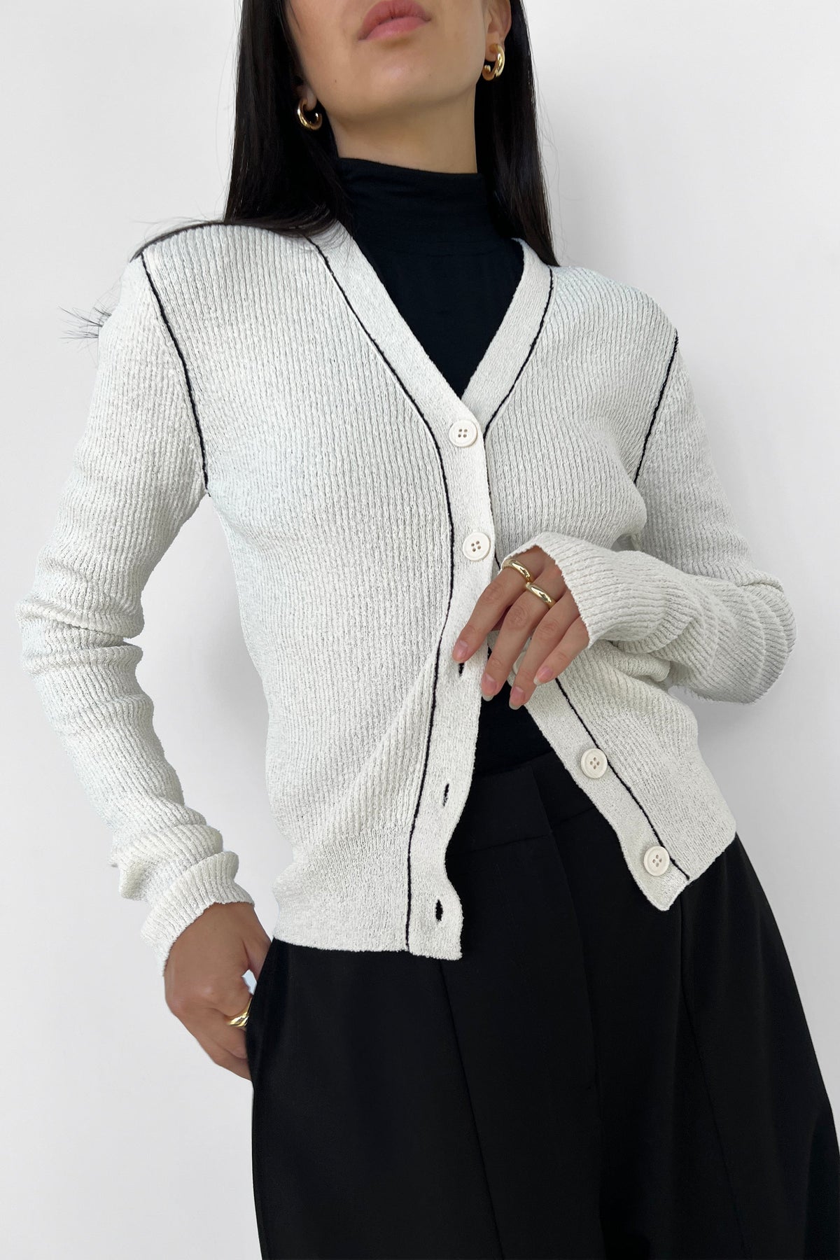 CONTRAST TRIM CARDIGAN