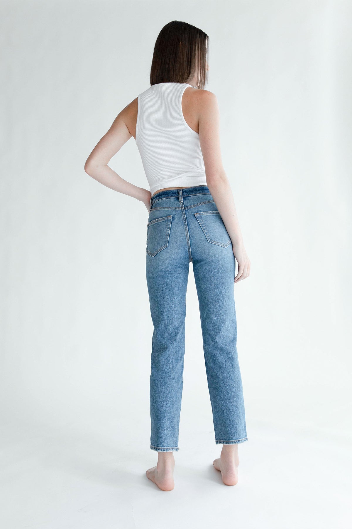 OAK ESSENTIAL STRAIGHT LEG HIGH-RISE JEAN