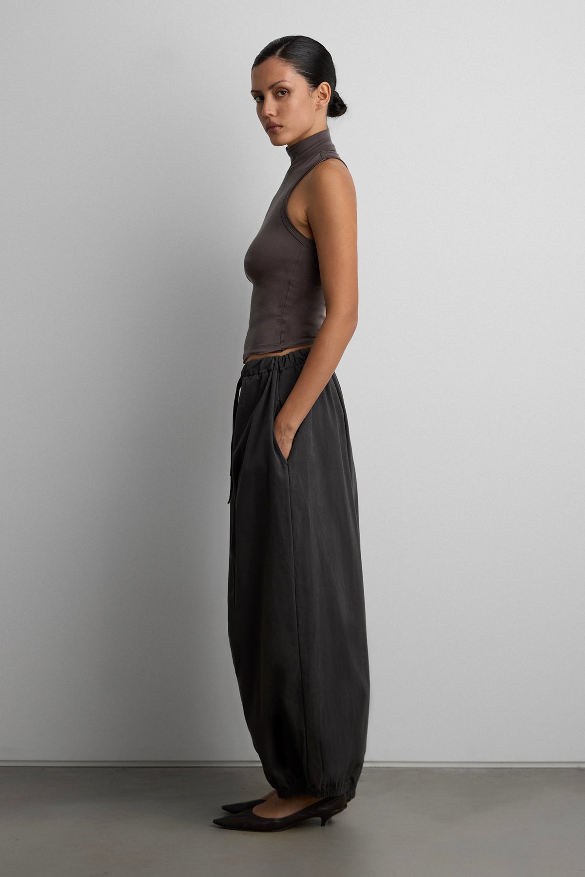 RELAXED BALLOON FIT COTTON PANT