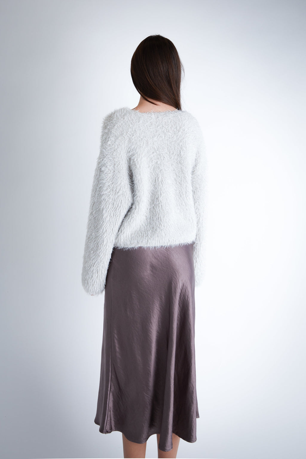 FUZZY V-NECK SWEATER