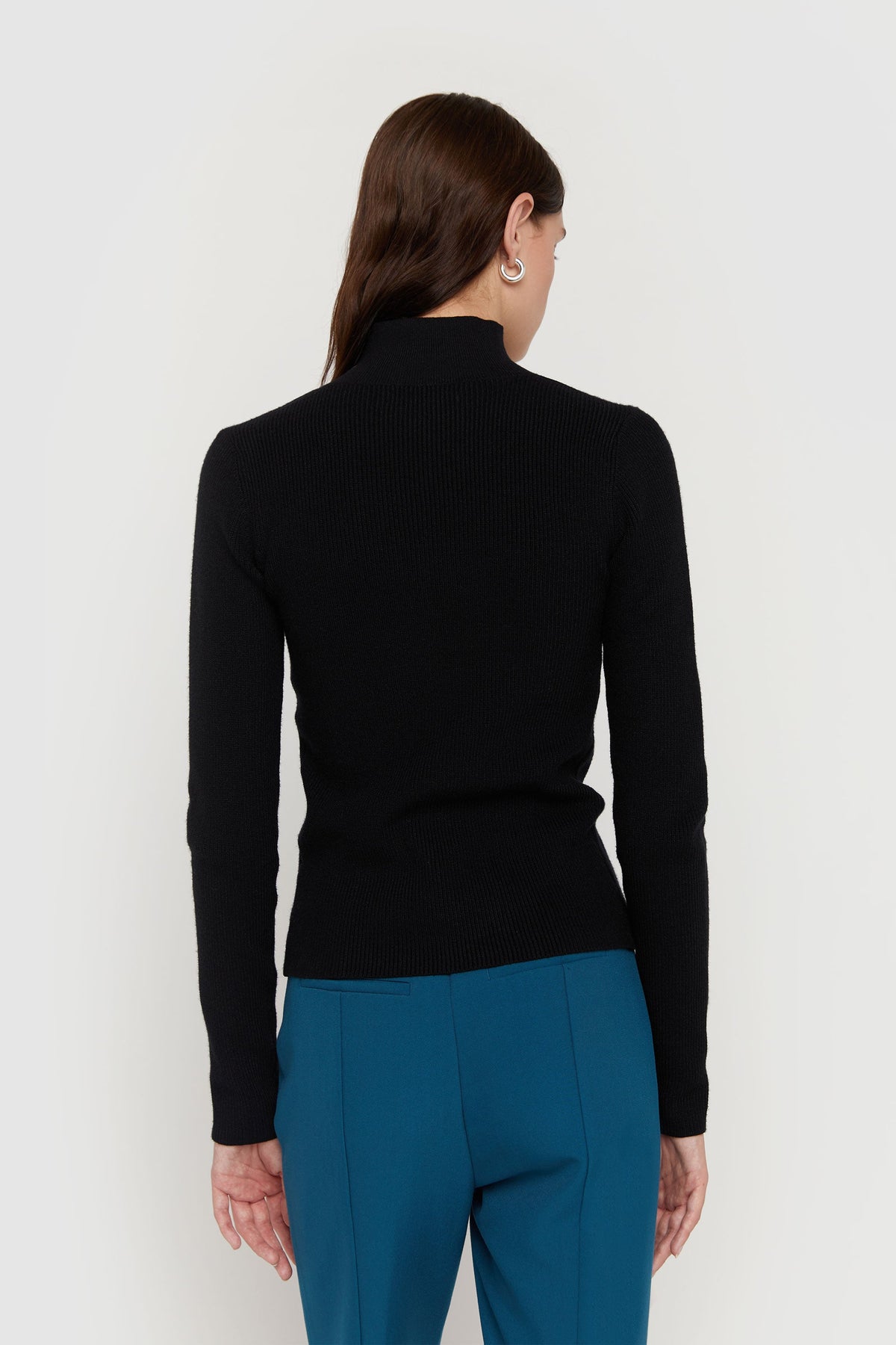 SWEETHEART CUT-OUT SWEATER