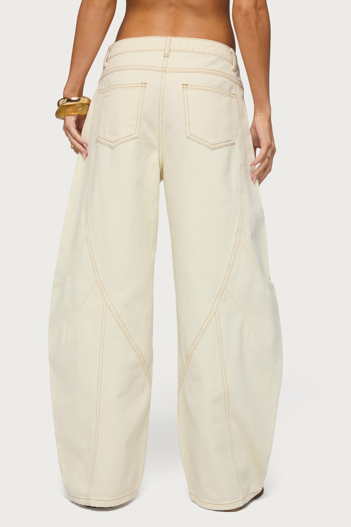 Gili Contrast Stitch Low Rise Barrel Jeans